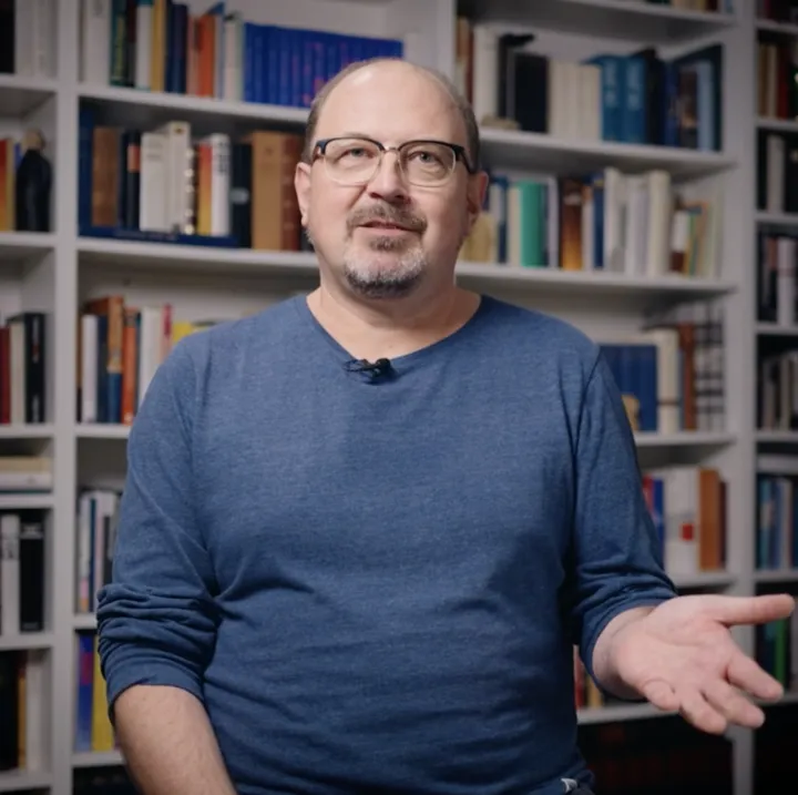 Jens Helmig stellt den Online-Kurs zur Heilpraktiker-Psychotherapie-Prüfung vor